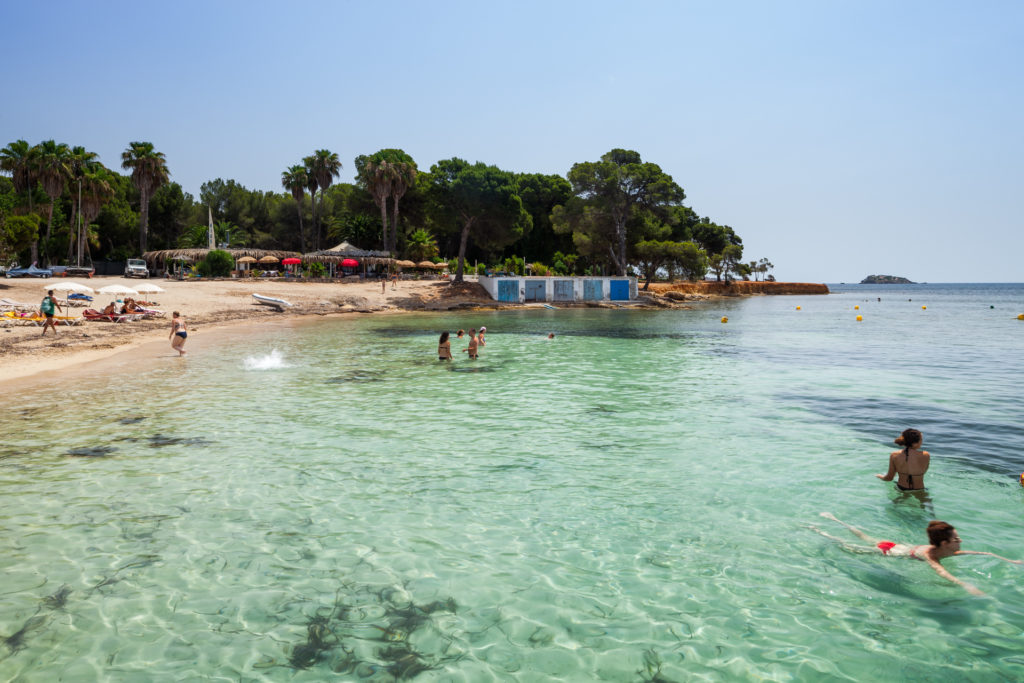 Playa Cala Pada en Santa Eulària, Ibiza