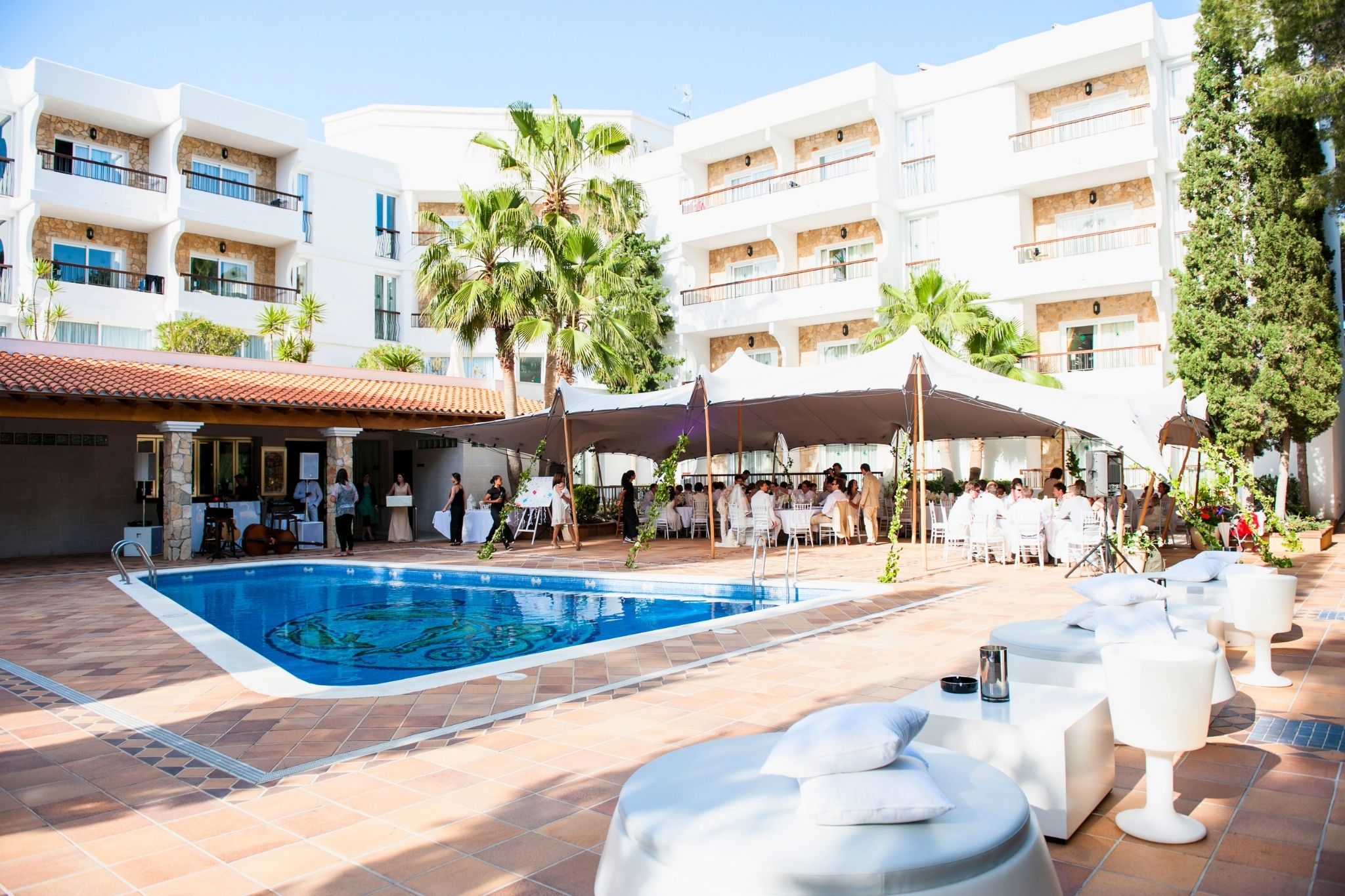espacio exterior para bodas boutique en hotel junto al mar en Ibiza