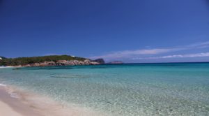 playas ibiza en otoño